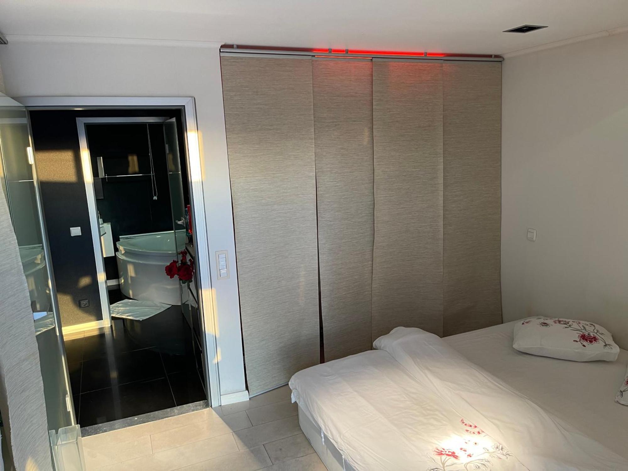 Black Apartament Nr1 Бухарест Экстерьер фото