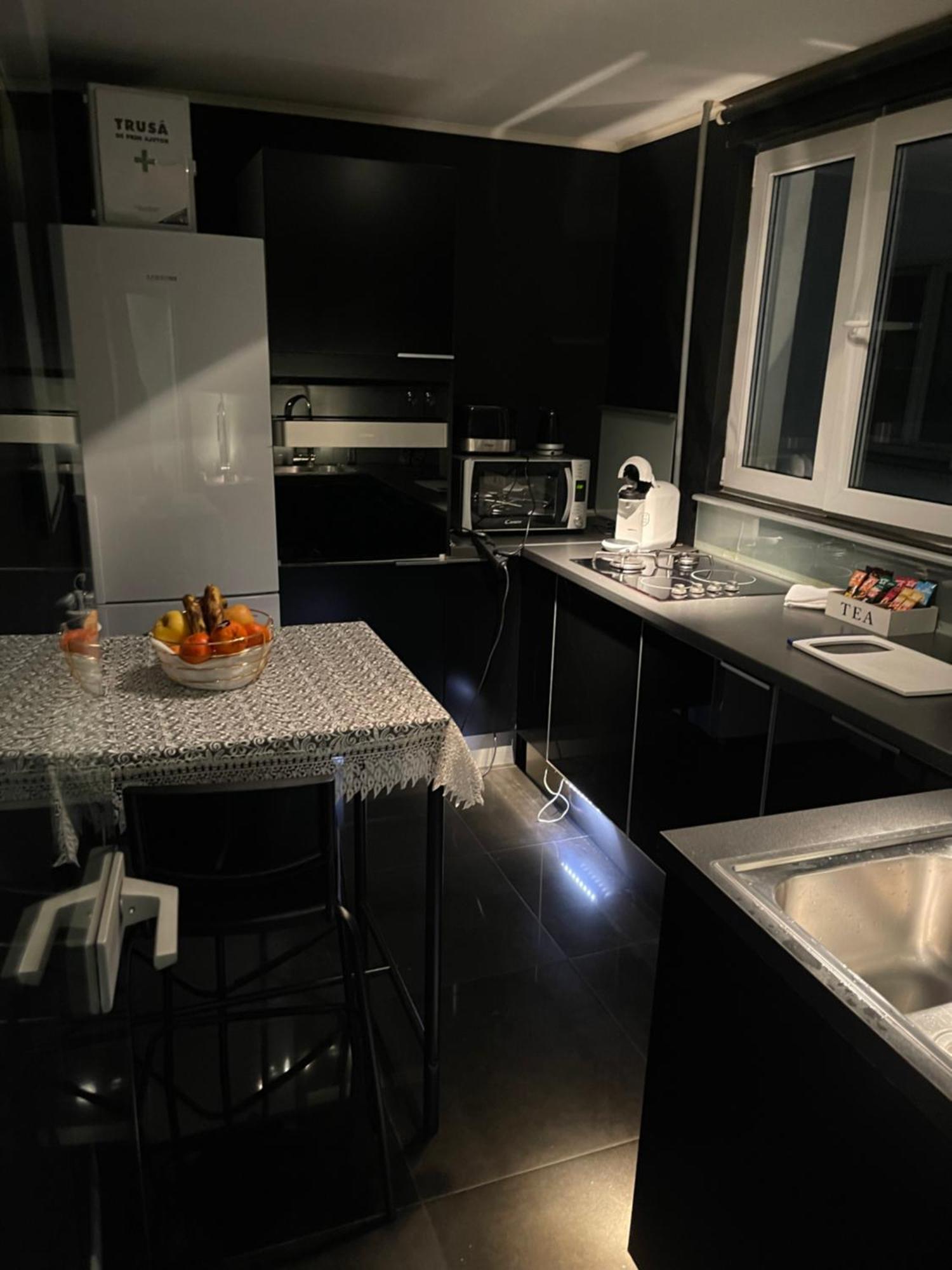 Black Apartament Nr1 Бухарест Экстерьер фото