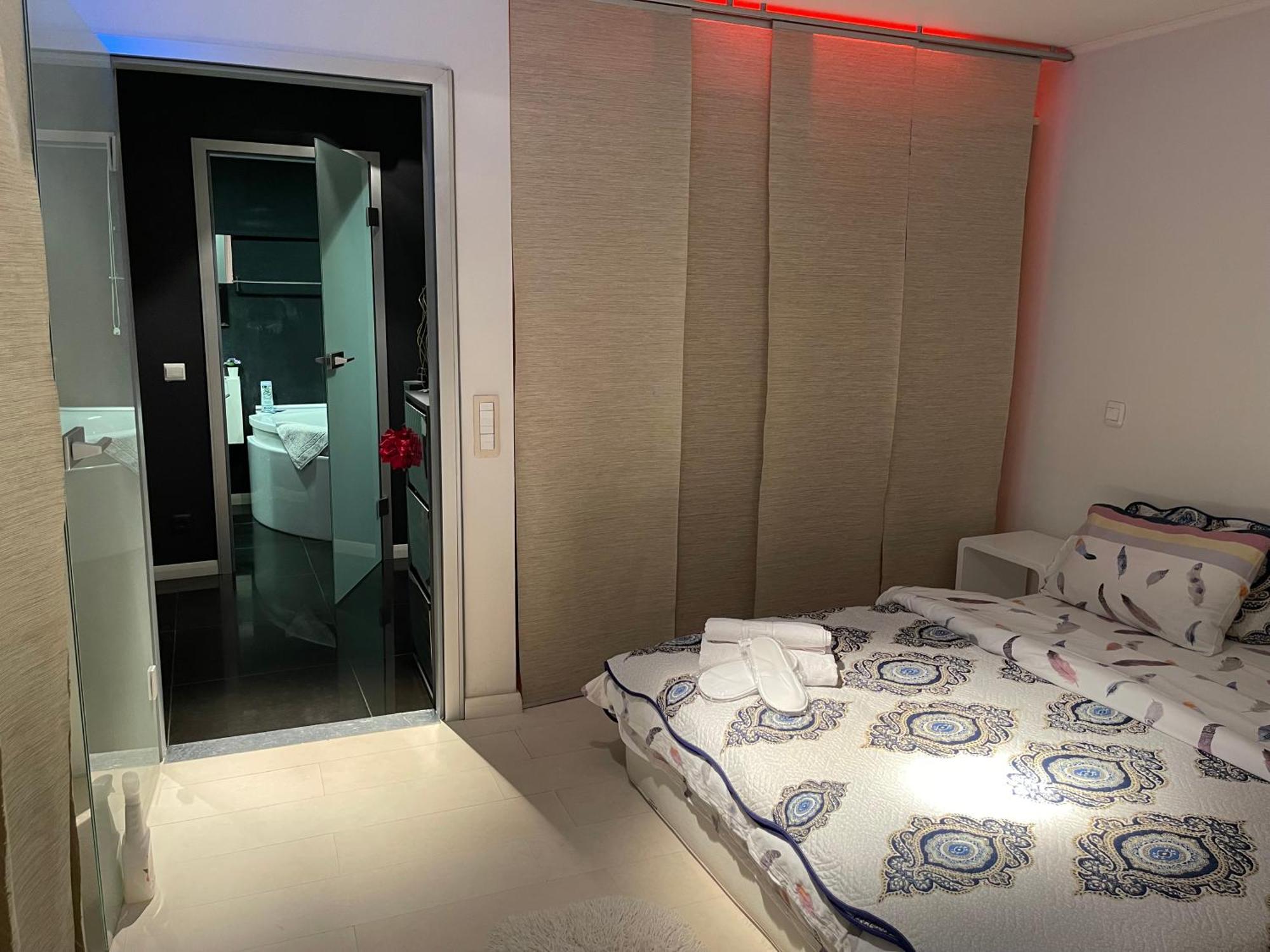 Black Apartament Nr1 Бухарест Экстерьер фото